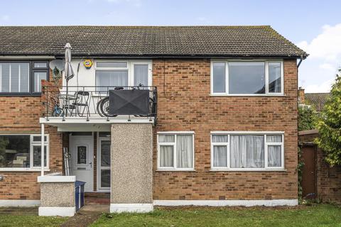 2 bedroom maisonette for sale, Cherrydown Walk, Havering RM7