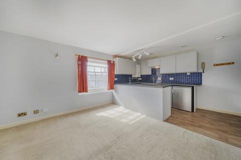 1 bedroom flat for sale, Reading Road,  Henley-On-Thames,  RG9