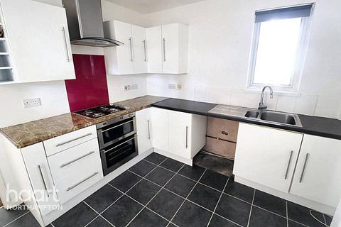 4 bedroom semi-detached house for sale, Gloucester Avenue, Northampton