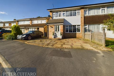 3 bedroom semi-detached house for sale, Beechfield, Hoddesdon EN11