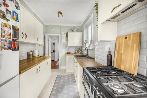 20 Neath Road, Tonna, Neath, SA11 3DJ