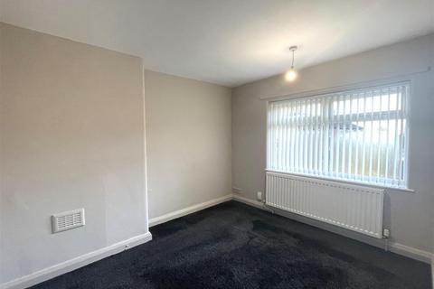 3 bedroom semi-detached house to rent, Collinson Road, Stoke-on-Trent ST6