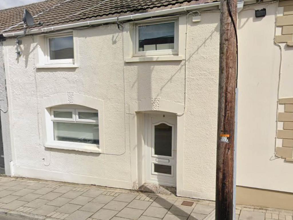Princess Street, Maesteg 3 bed terraced house to rent £700 pcm (£162 pw)