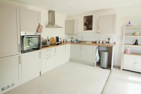 2 bedroom apartment for sale, Main Street, Leeds LS26