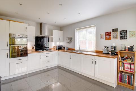 4 bedroom detached house for sale, Cowslip Close, Catshill, Bromsgrove, Worcestershire, B61