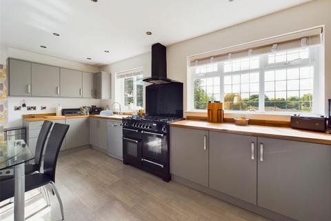 4 bedroom detached house for sale, Boyce Gardens, Nottingham NG3