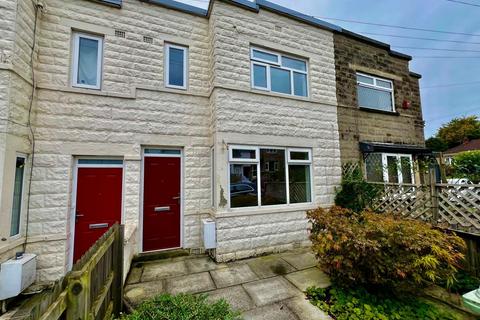 3 bedroom terraced house to rent, Bank Avenue, Horsforth, Leeds, West Yorkshire, LS18