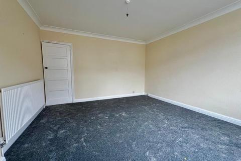 3 bedroom terraced house to rent, Bank Avenue, Horsforth, Leeds, West Yorkshire, LS18