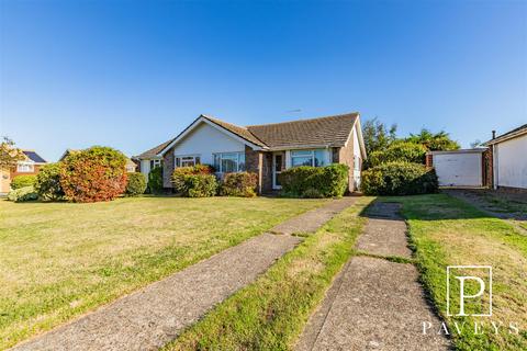 2 bedroom semi-detached bungalow for sale, Columbine Gardens, Walton On The Naze