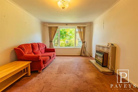 2 bedroom semi-detached bungalow for sale, Columbine Gardens, Walton On The Naze