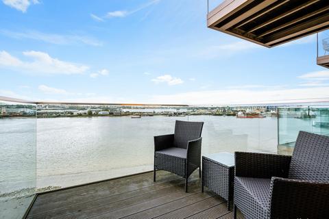 2 bedroom apartment for sale, Laker House, Royal Wharf, E16