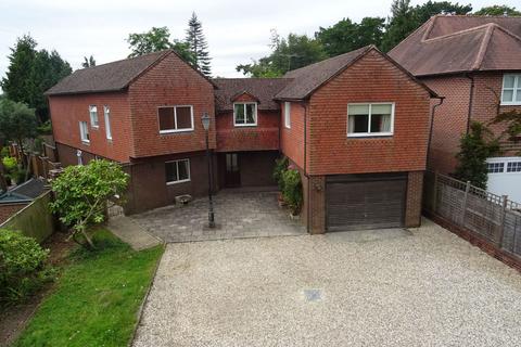 5 bedroom detached house to rent, Speen Lane, Newbury RG14