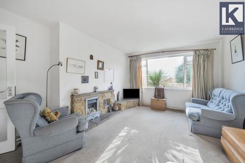 2 bedroom maisonette for sale, Larkspur Way, Epsom, KT19