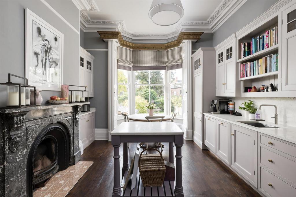 Kitchen / Breakfast Room