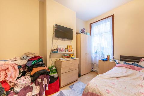 1 bedroom flat for sale, Stafford Road, Forest Gate, London, E7