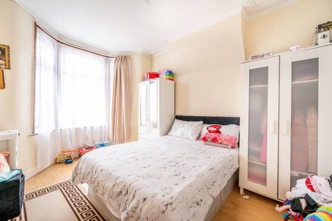 1 bedroom flat for sale, Stafford Road, Forest Gate, London, E7