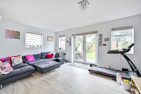 3 bedroom semi-detached house for sale, Sutton Way, Hounslow, TW5