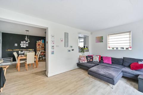 3 bedroom semi-detached house for sale, Sutton Way, Hounslow, TW5
