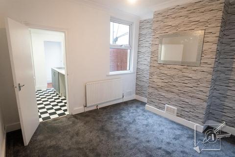 2 bedroom house for sale, Coopers Road, Northfleet, Gravesend