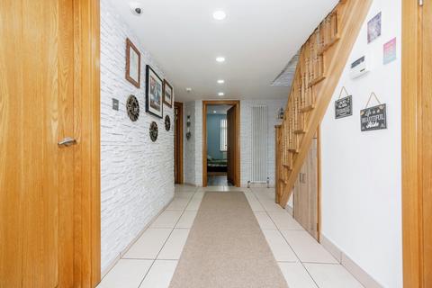 15 Boscombe Avenue, Grays, RM17 6AF