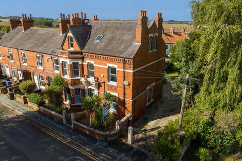 6 bedroom end of terrace house for sale, Kirkgate, Sherburn In Elmet, Leeds