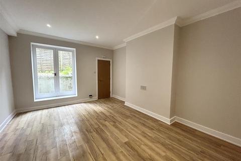 2 bedroom flat to rent, Tisbury Road, Hove