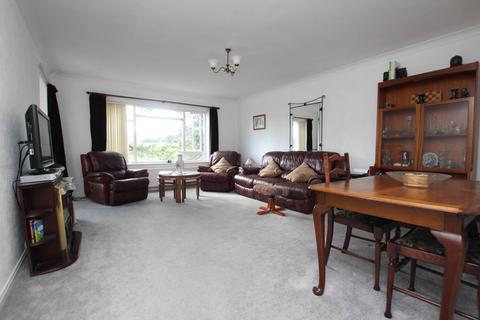 2 bedroom flat for sale, Compton Place Road, Eastbourne, BN21 1EE