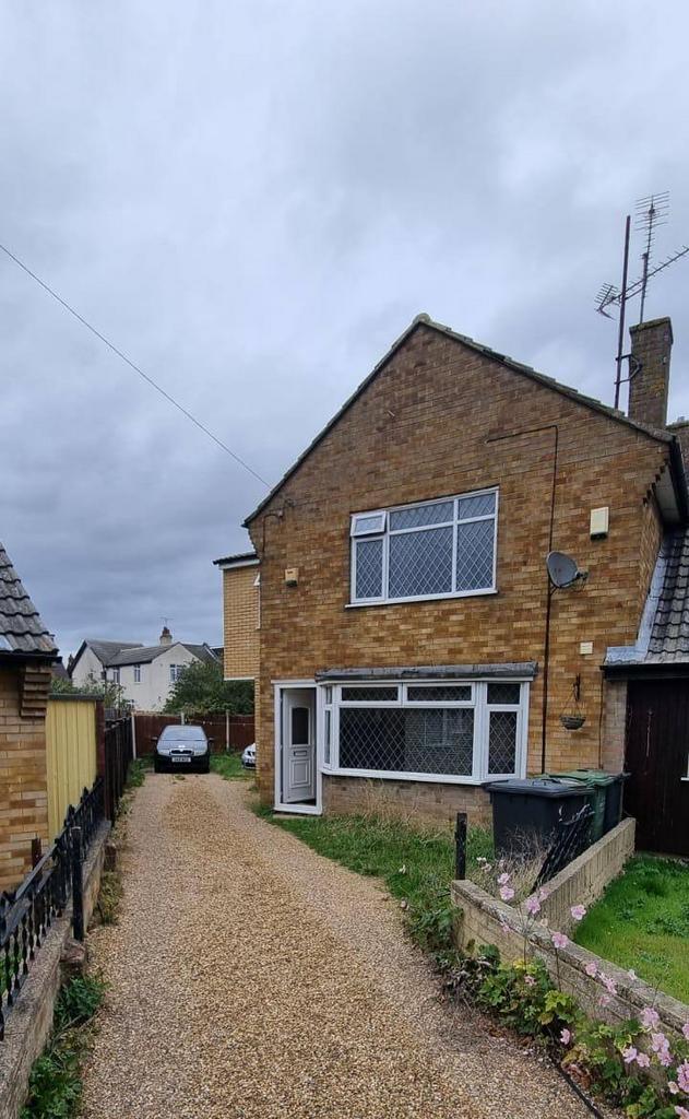 5/6 Bedroom Semi Detached House for Sale