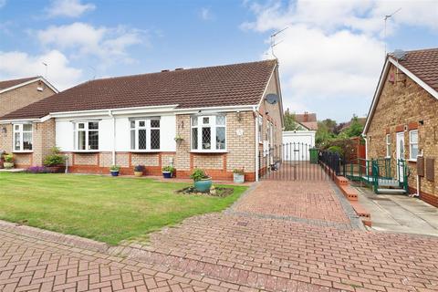 2 bedroom semi-detached bungalow for sale, Elsham Rise, Hessle