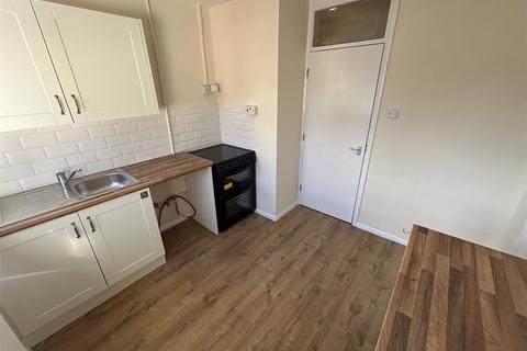 2 bedroom apartment to rent, Chaddesley Close, Oldbury