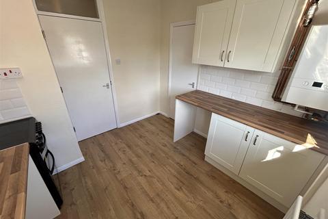 2 bedroom apartment to rent, Chaddesley Close, Oldbury