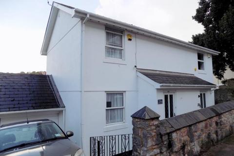 2 bedroom semi-detached house to rent, Warren Road, Torquay