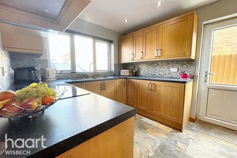 3 bedroom detached house for sale, Isle Bridge Road, Outwell