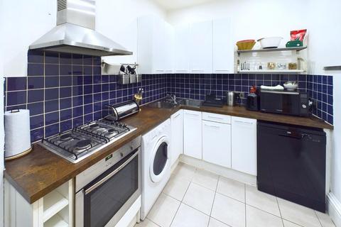 2 bedroom flat to rent, Oxford Street, Newington, Edinburgh, EH8