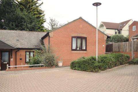 1 bedroom bungalow for sale, Orchard Gardens, Ipswich Road, Colchester