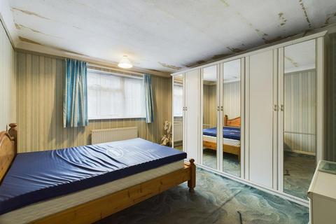 3 Town Mead, Crawley, RH11 7EG