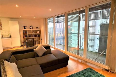 2 bedroom flat to rent, The NV Building, 100 The Quays, Salford, M50