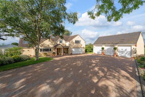 4 bedroom country house for sale, New Road, Alderminster, Warwickshire CV37 8PE