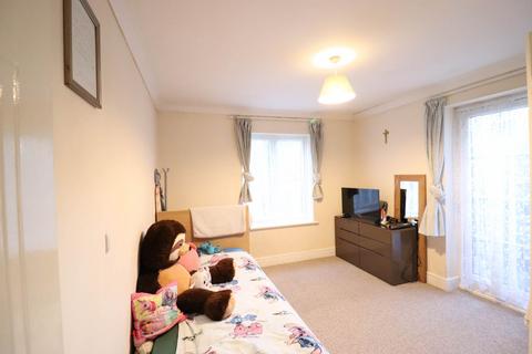 2 bedroom flat to rent, Tavistock Mews, High Wycombe HP12