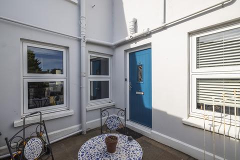 4 bedroom semi-detached house to rent, La Rue De L'etocquet, St. John, Jersey