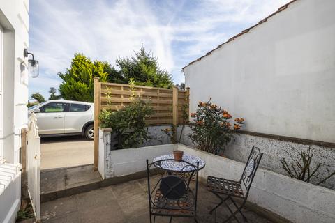 4 bedroom semi-detached house to rent, La Rue De L'etocquet, St. John, Jersey