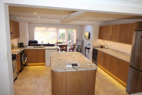 3 bedroom house for sale, Harriers Close, Christchurch