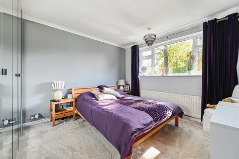 2 bedroom apartment for sale, Cambridge Road West, Farnborough, GU14