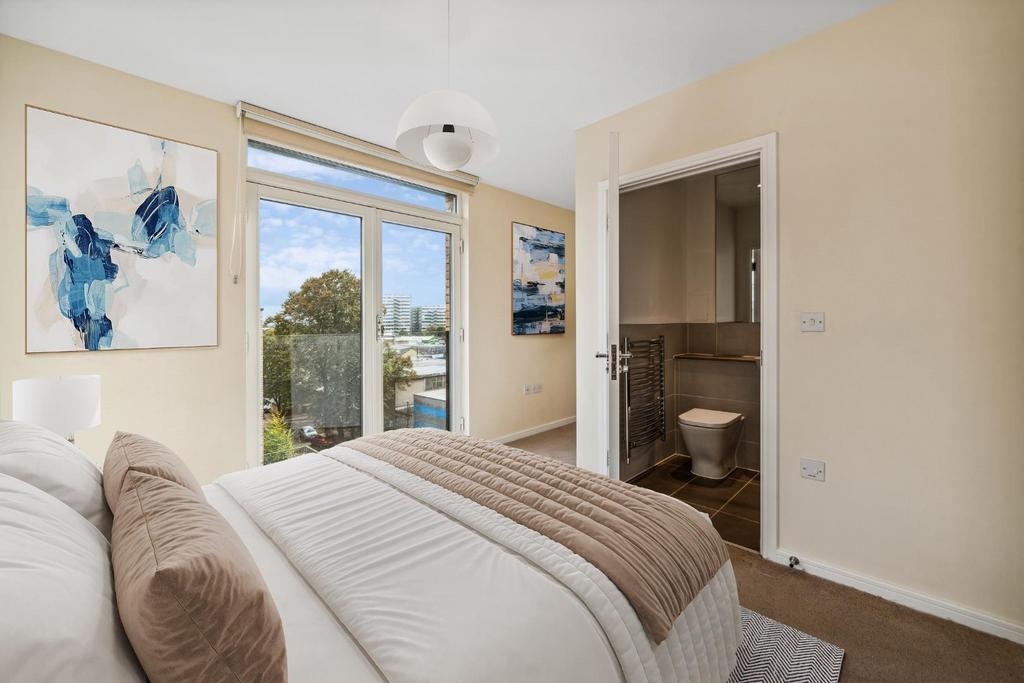 Master Bedroom with En-Suite