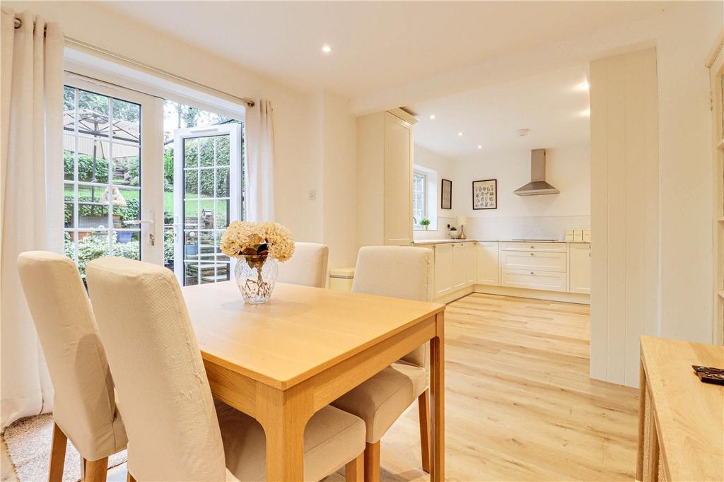 Pickford Road, Markyate, St. Albans... 3 bed semidetached house for