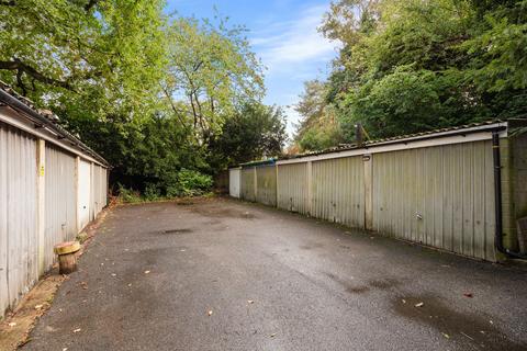Flat 15, Firtree Court, 62 Mays Hill Road, Bromley, BR2 0NE