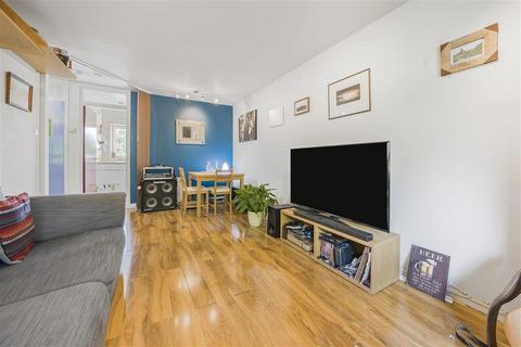 1 bedroom apartment for sale, Bartholomew Close, London