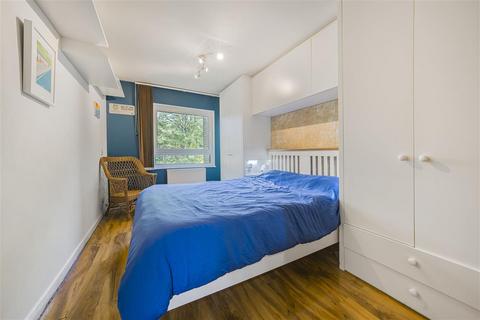 1 bedroom apartment for sale, Bartholomew Close, London