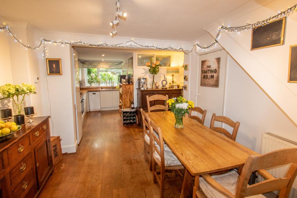 Kitchen/Dining room