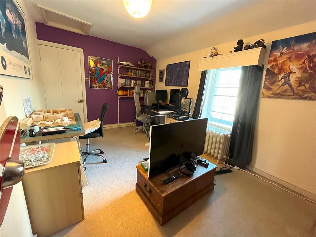 Bedroom 4-2.jpg